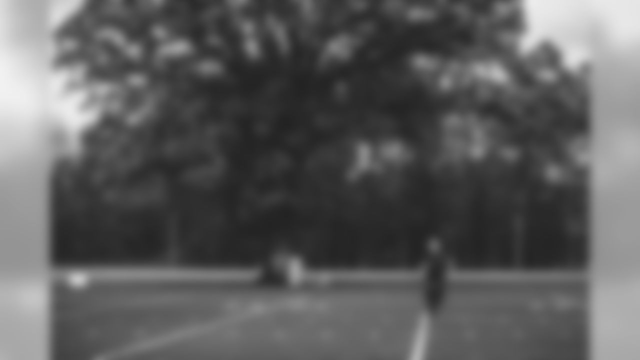 E_1D2_1474