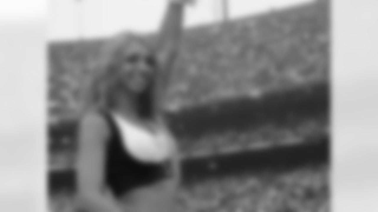 Lauren P. 2009 Flight Crew Member Photos