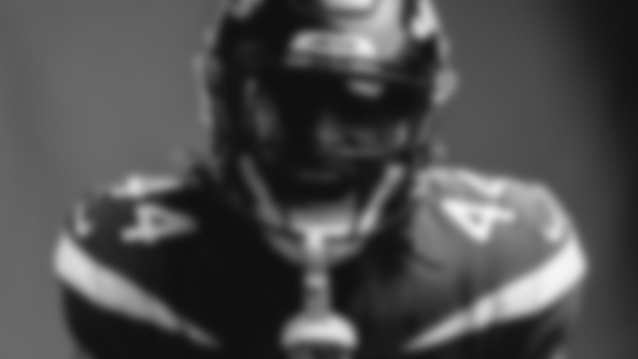 44 Harvey Langi, LB