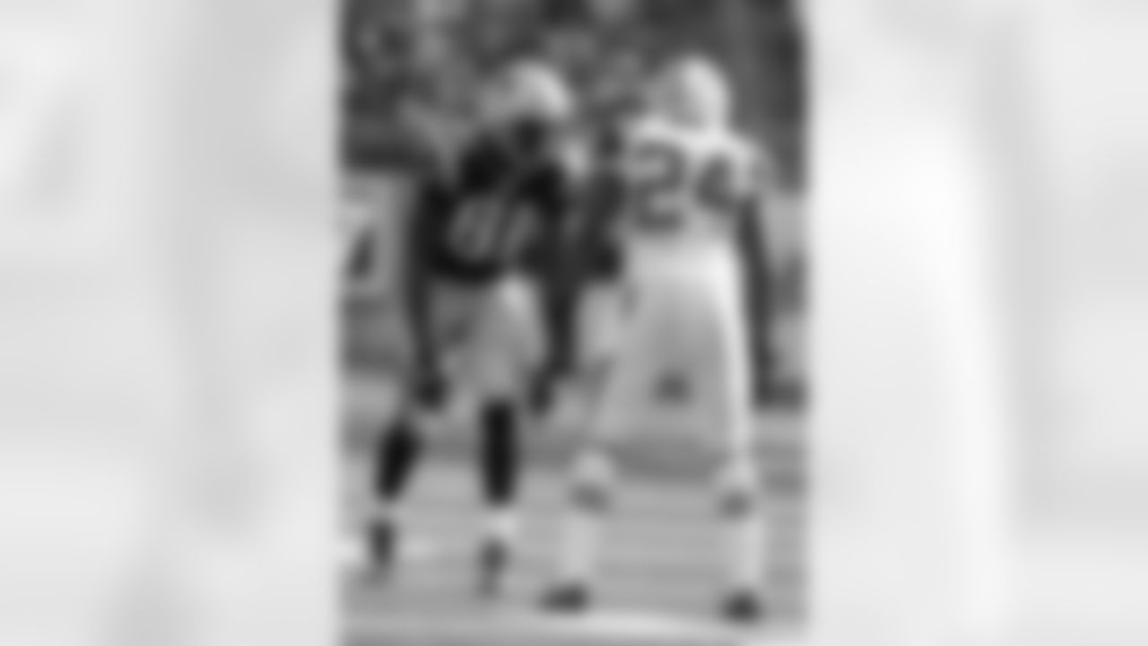 Darrelle Revis Photos