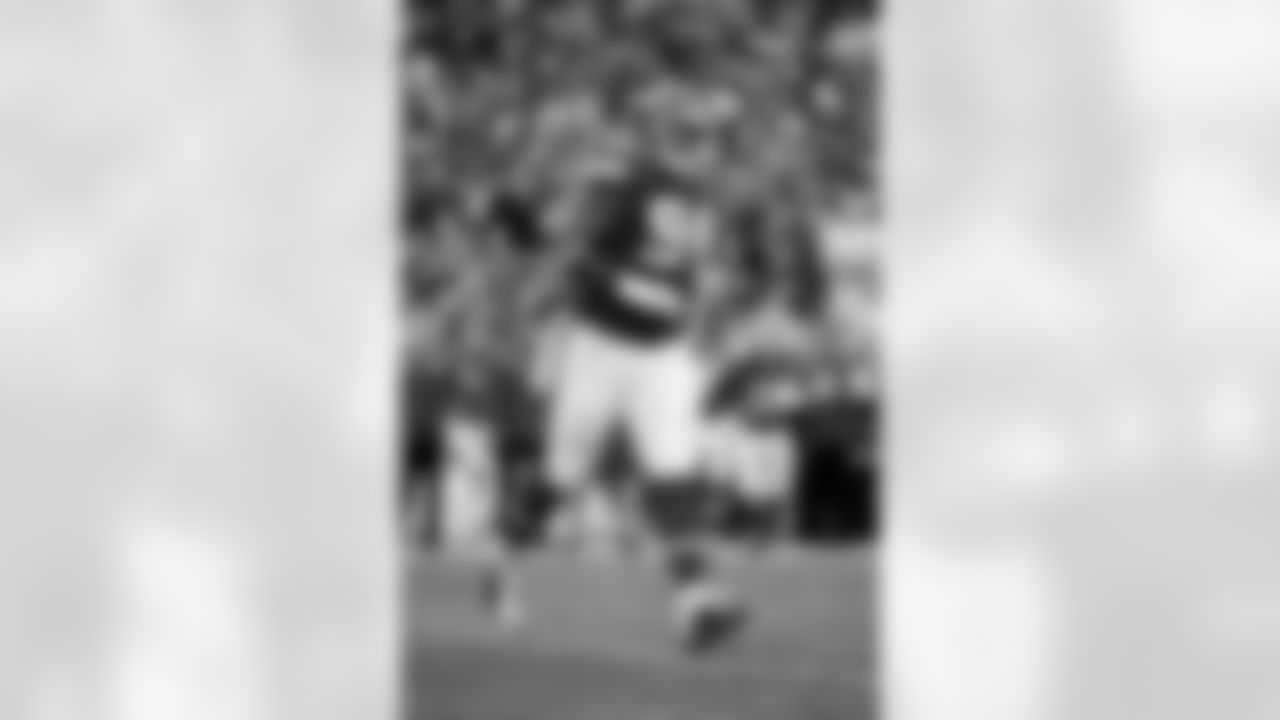 March 24: Jets sign vet DE Kevin Vickerson, who played his first three seasons for the Titans, his next four for the Broncos and last season with the Chiefs.