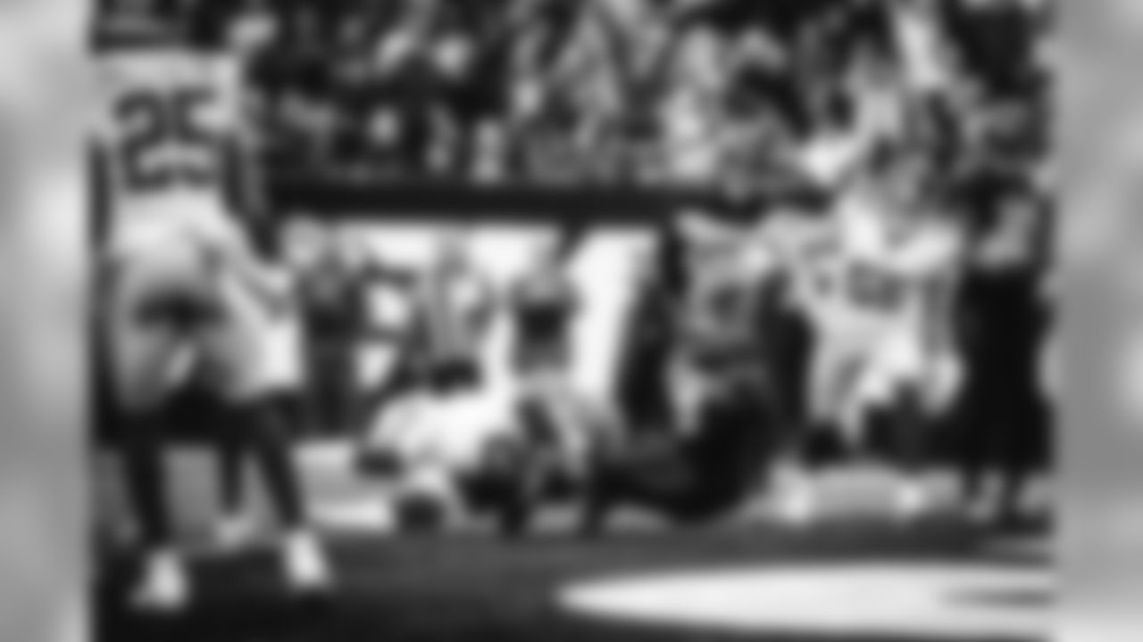 E_SNY_8093