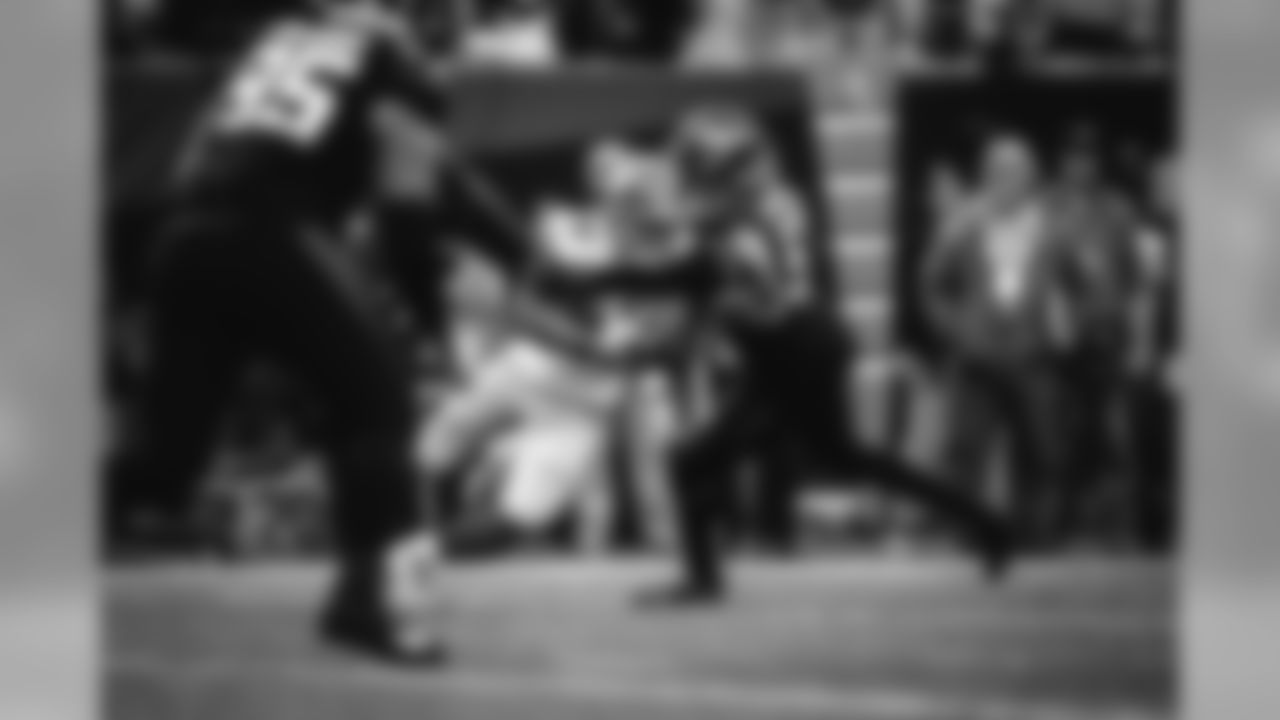 E_SNY_8909