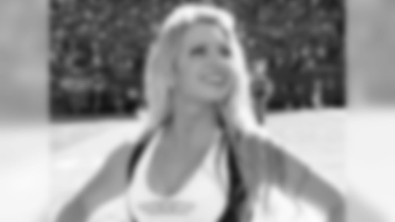 Ryann 2009 Flight Crew Member Photos