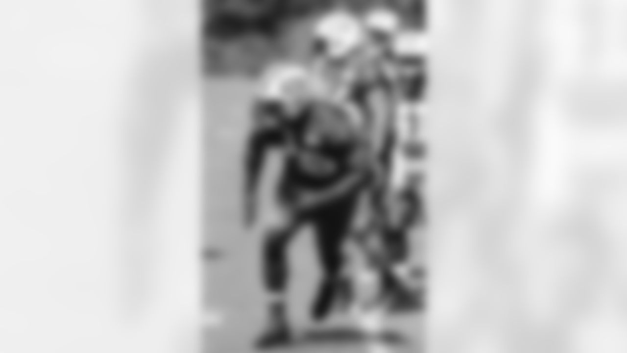 LB - Demario Davis