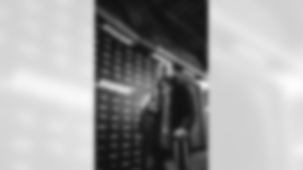 E_SNY_1833