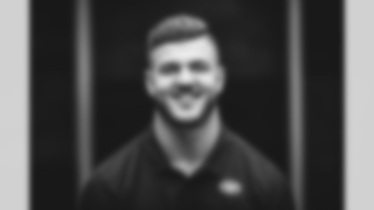 TE Jeremy Ruckert