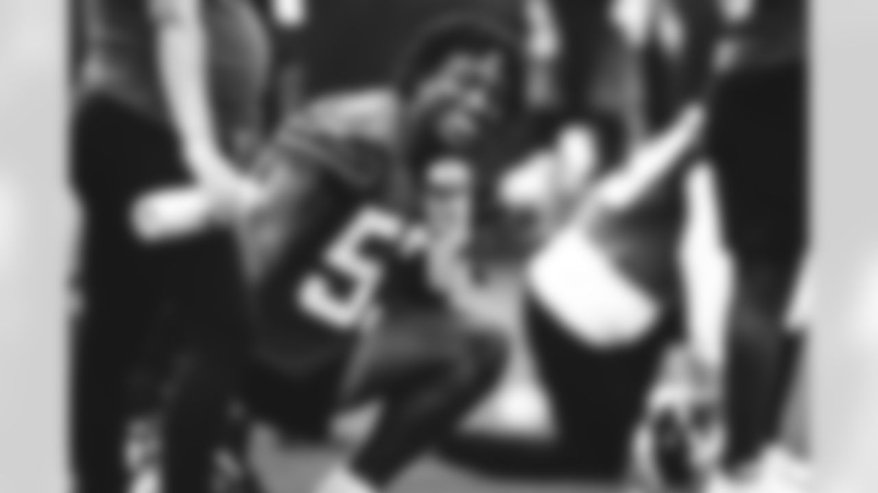 LB DQ Thomas
