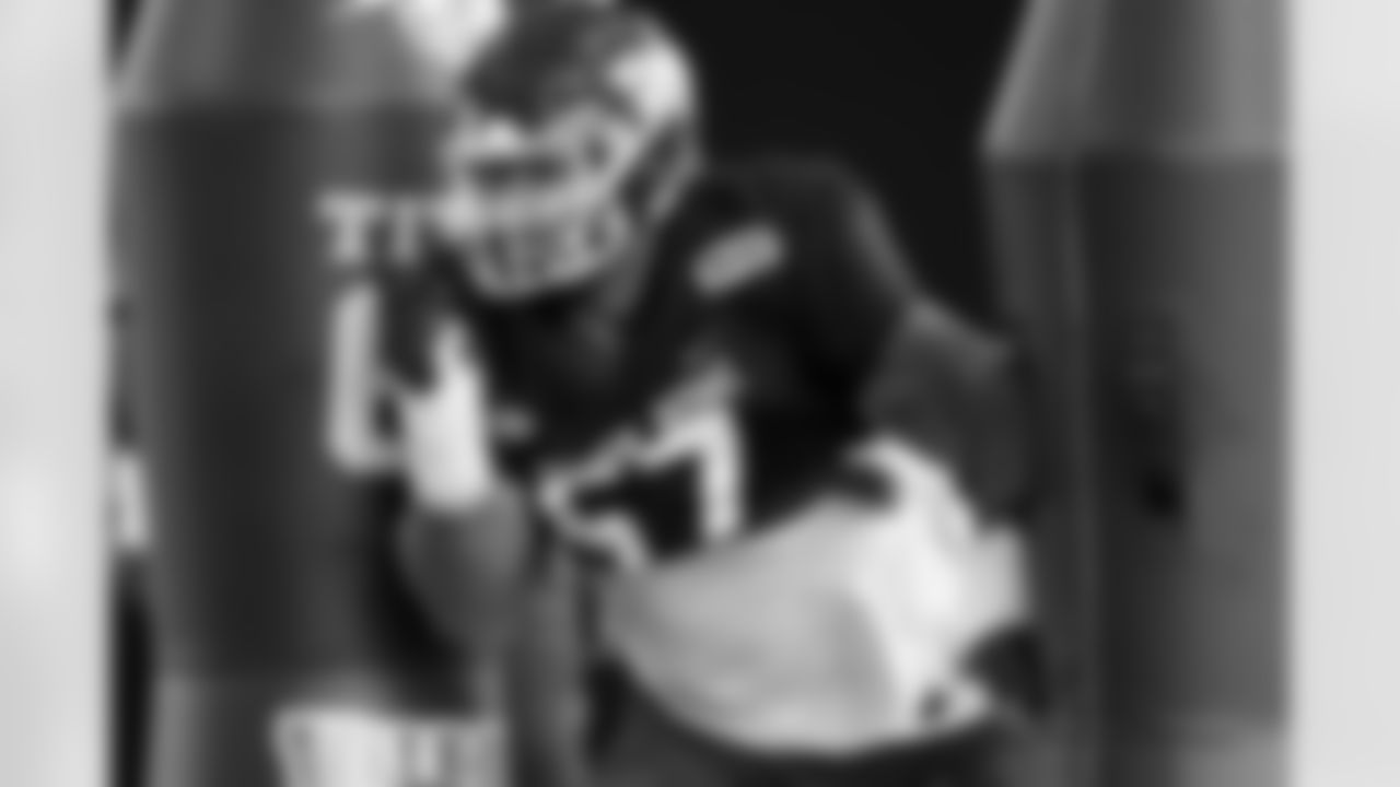 Travis Jones (Connecticut)