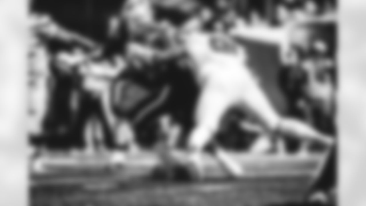 E_SNY_2902