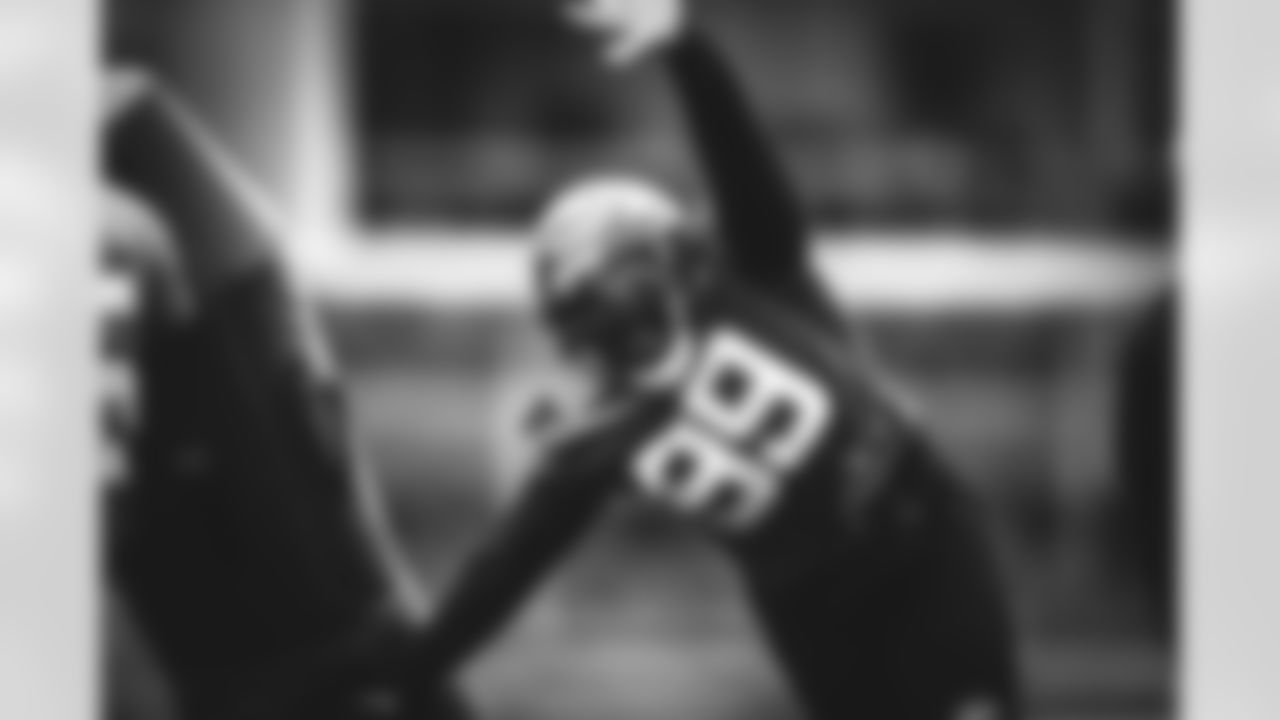 DL Vinny Curry