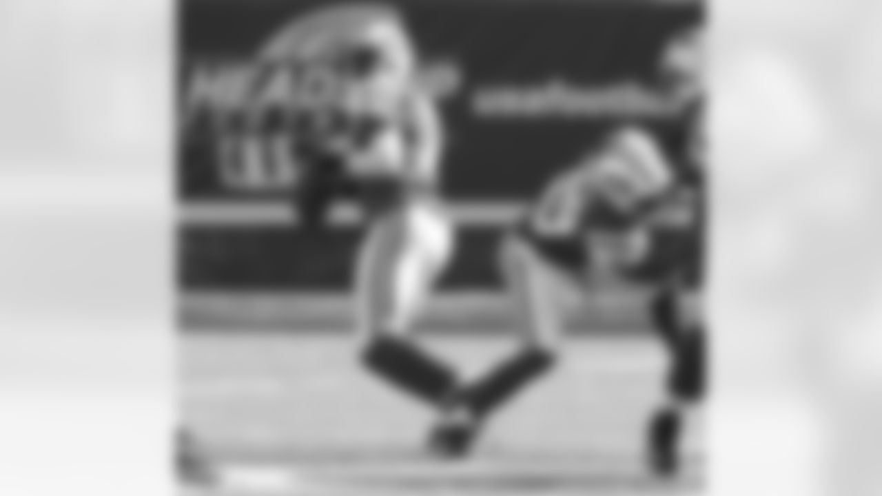 QB Geno Smith played mistake-free football until the final 23 seconds against Denver when CB Aqib Talib picked him off and returned it for a touchdown. Smith's play in this one will be key if the Jets have plans of turning their season around.