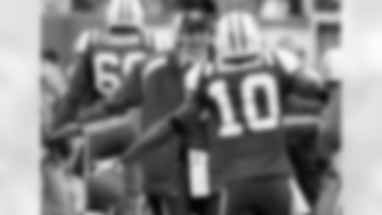 2010 Week 17 Jets vs Bills Game Photos