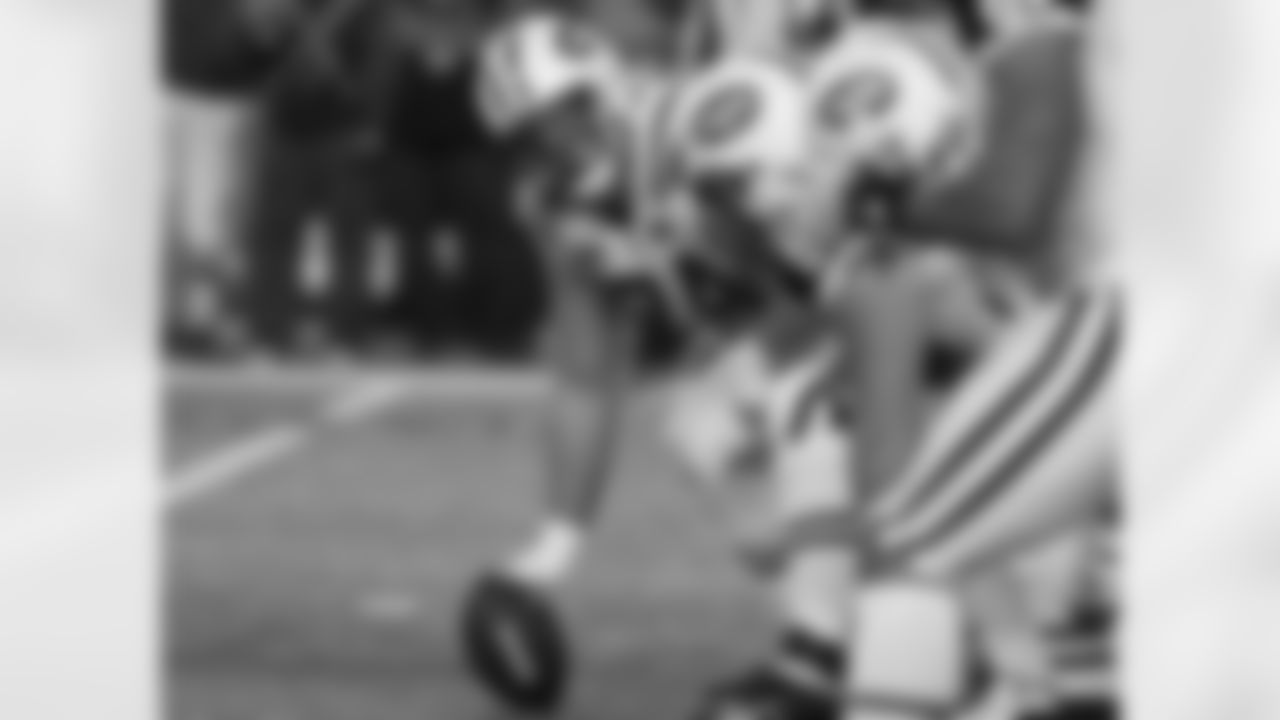 2009 Week 11 Jets at Patriots Photos
