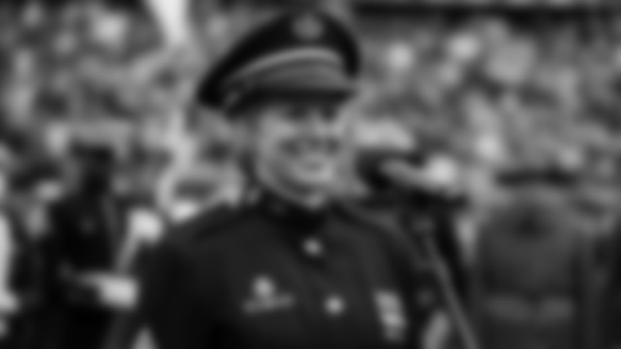29-SALUTE_TO_SERVICE_111019_GR_155