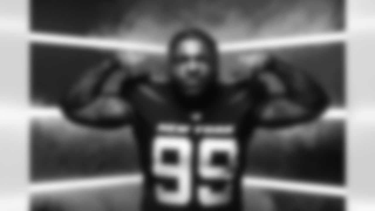DL Vinny Curry