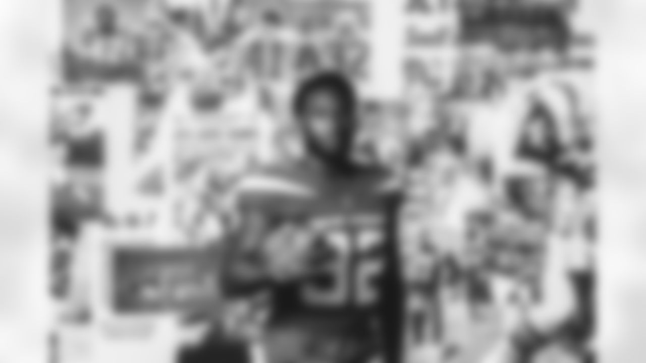 RB Michael Carter
