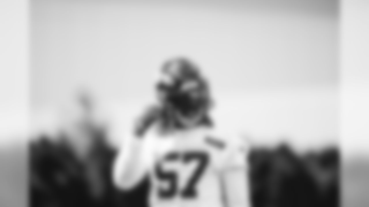 E_SNY_8736