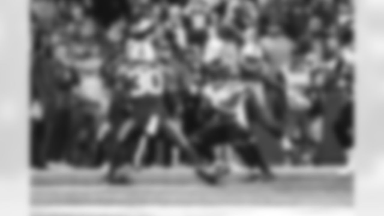 E_SNY13577
