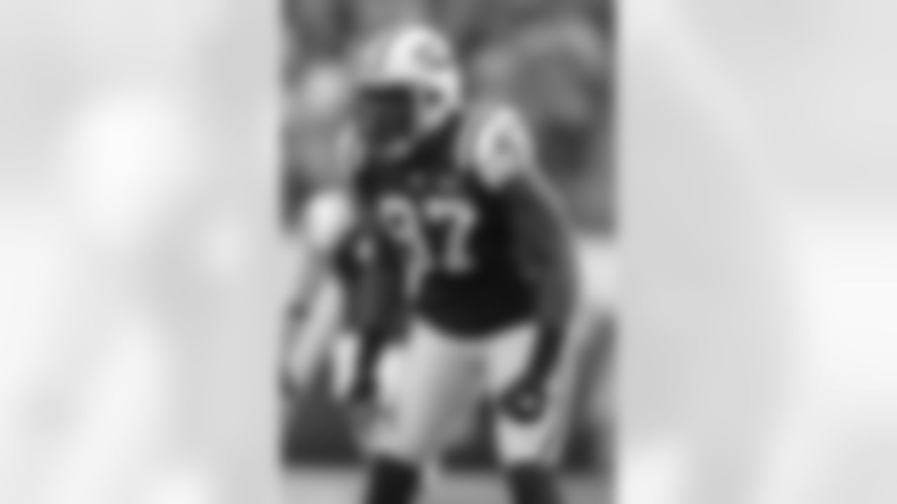 Calvin Pace Photos