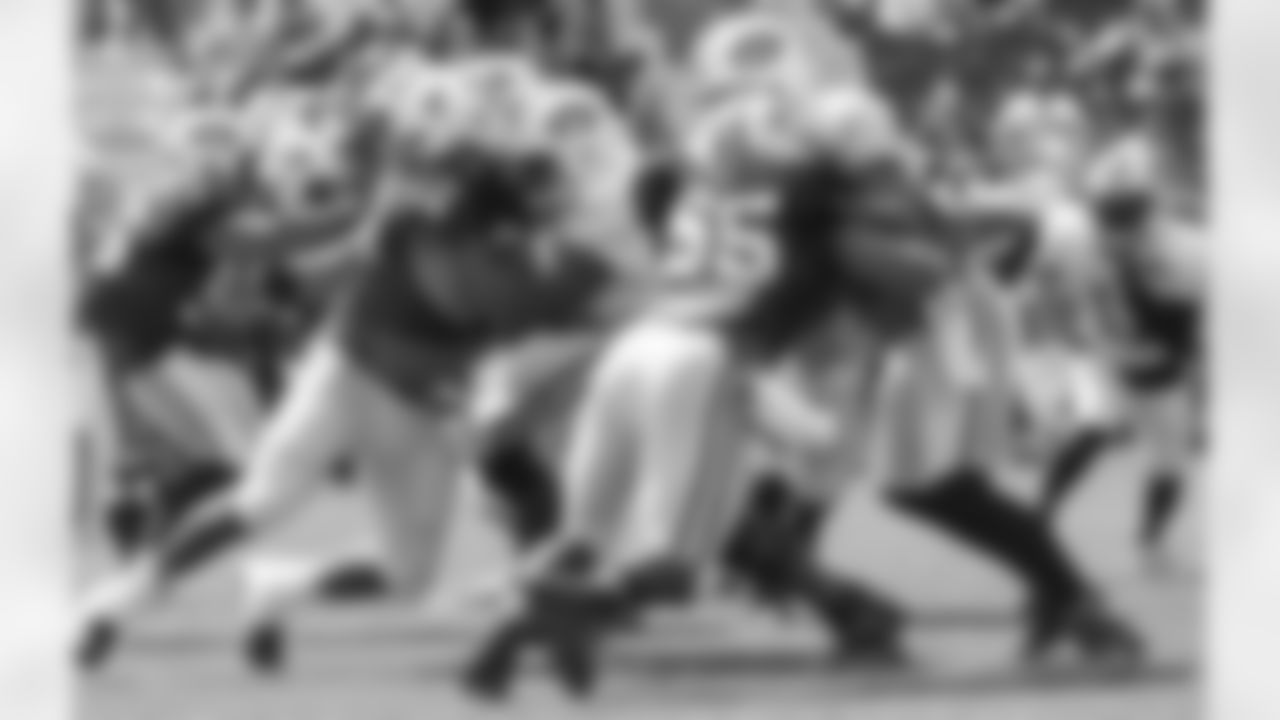 OLB Lorenzo Mauldin