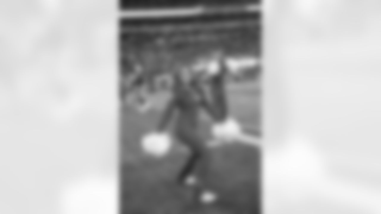 New York Jets Flight Crew: Jets vs Patriots