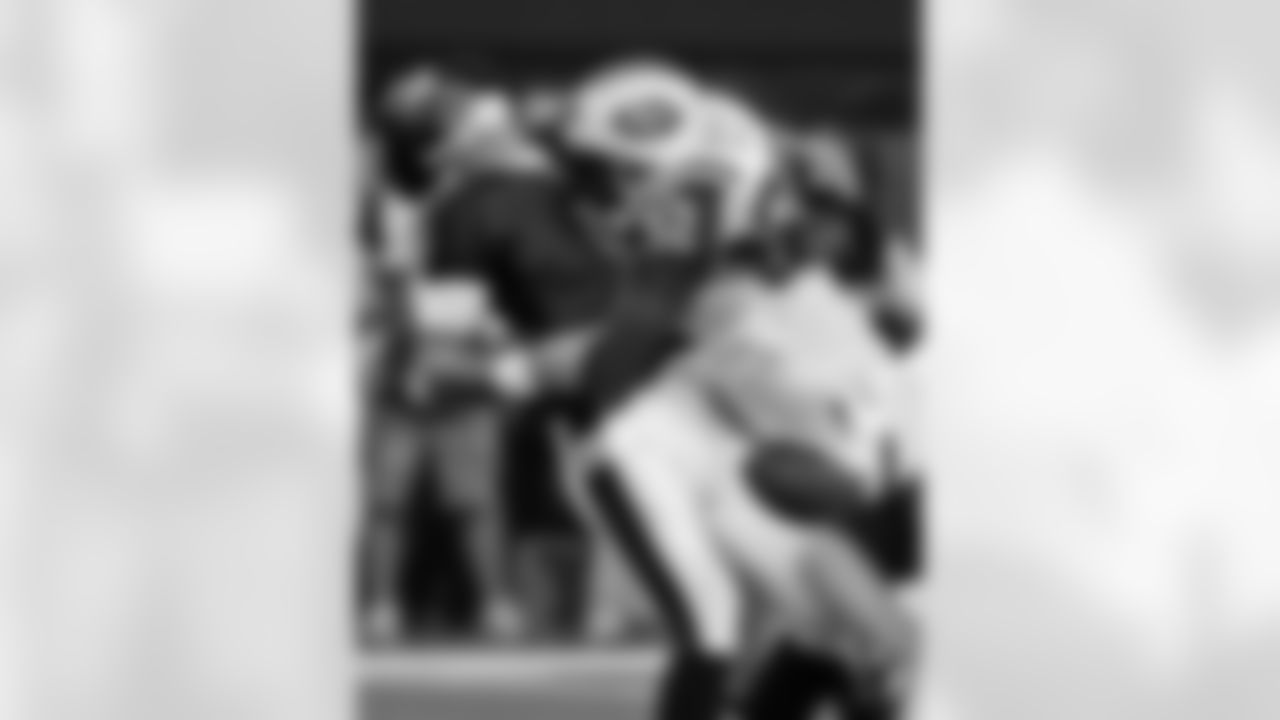 2010 Season 1 Jets vs Ravens Game Photos