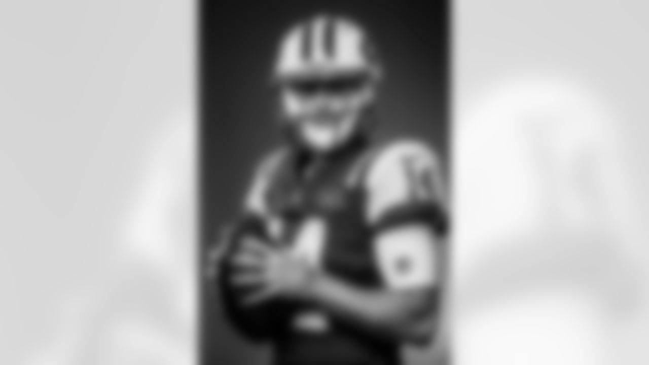 QB Sam Darnold