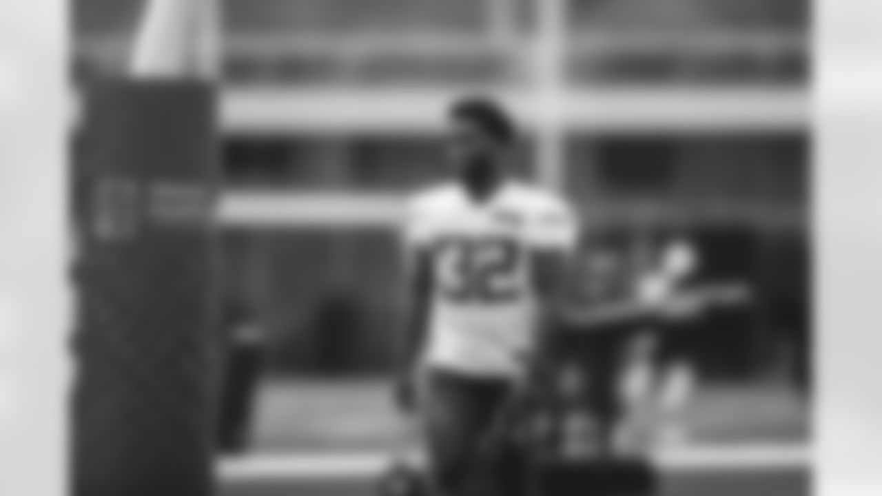 RB Michael Carter