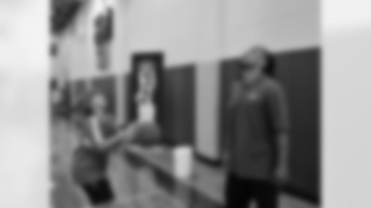 NFL Play 60 Challenge: Wilson and Dixon Inspire Local Kids