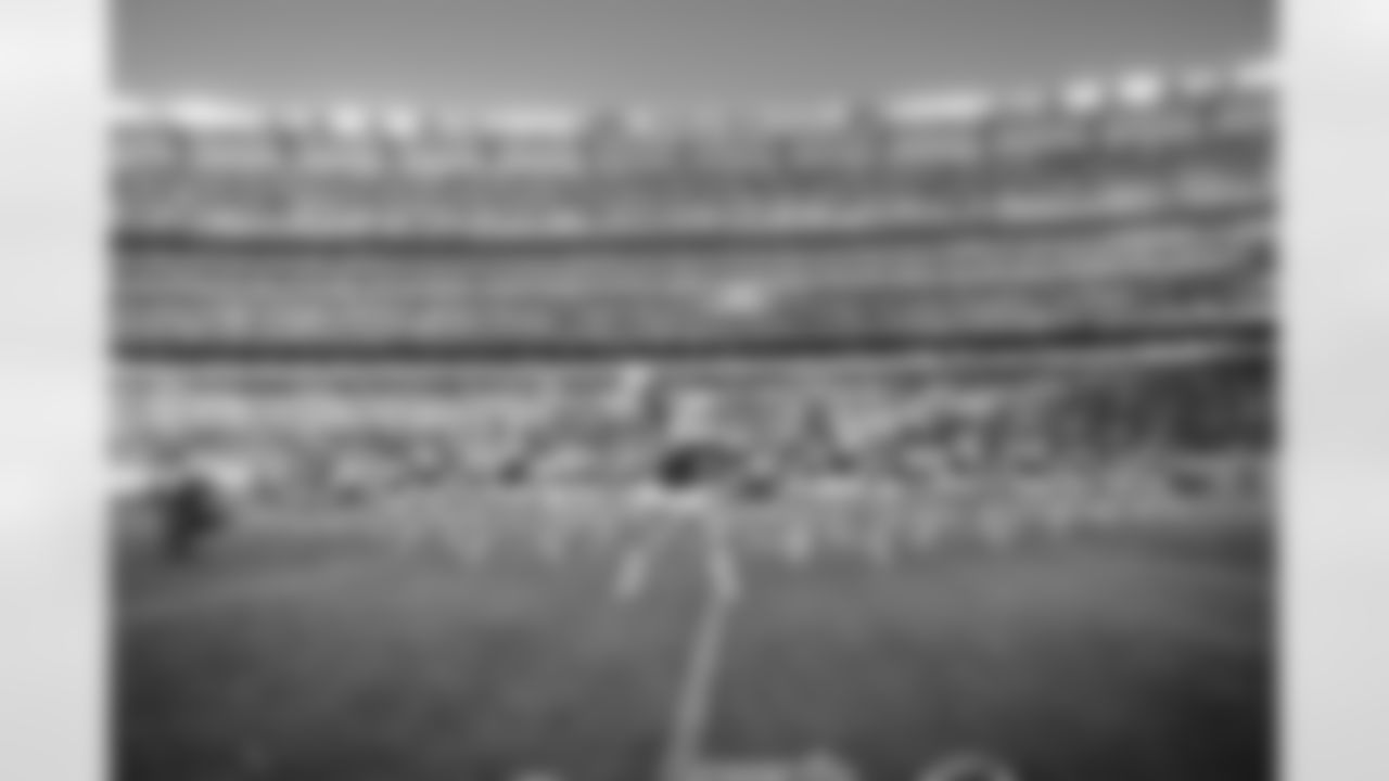 New York Jets Flight Crew: Jets vs Giants