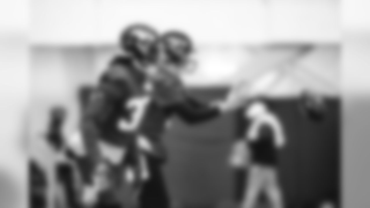 E_SNY_3874