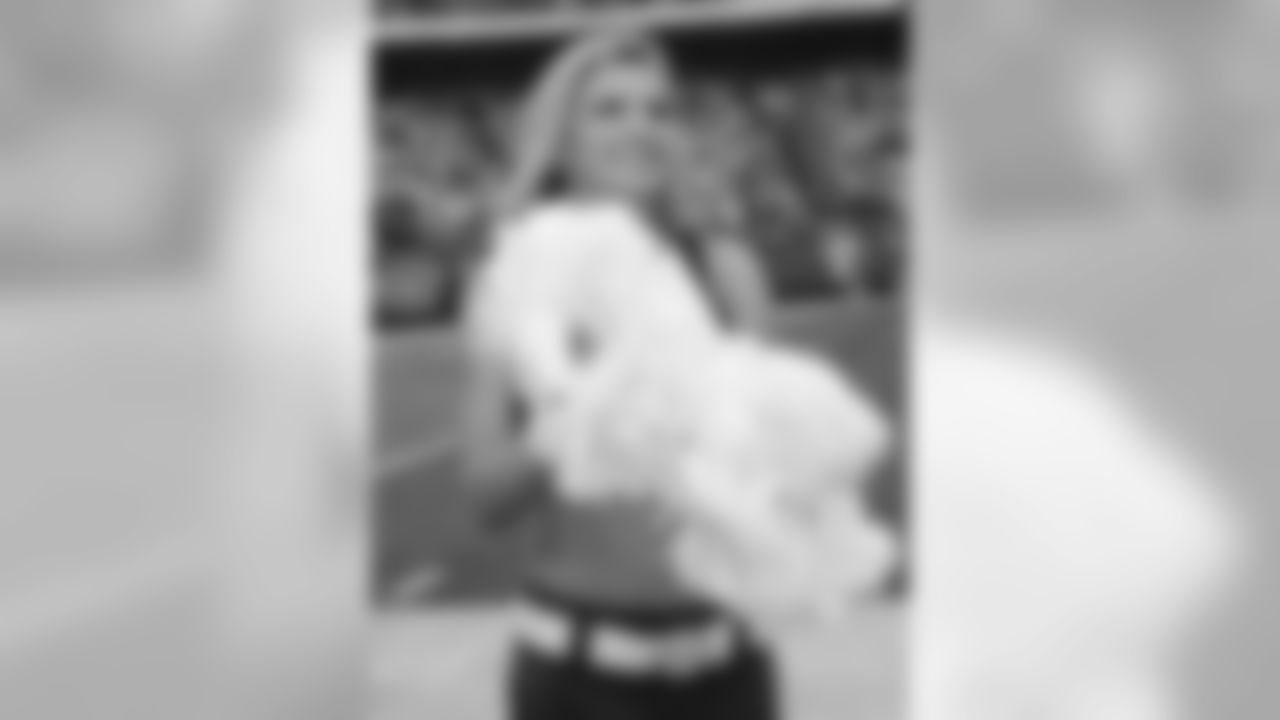 Ryann 2009 Flight Crew Member Photos