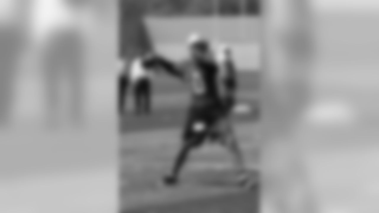QB Erik Ainge Photos