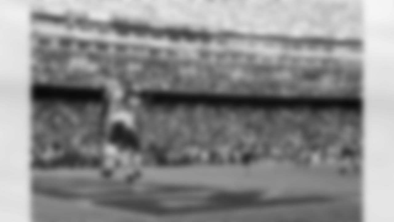 2011 Regular Season Week 13 Jets at Redskins Game Photos
