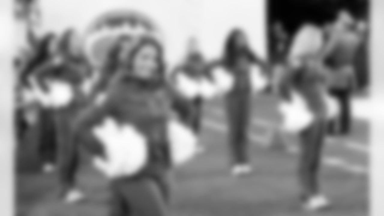 2010 Week 12 Jets vs Bengals Flight Crew Photos