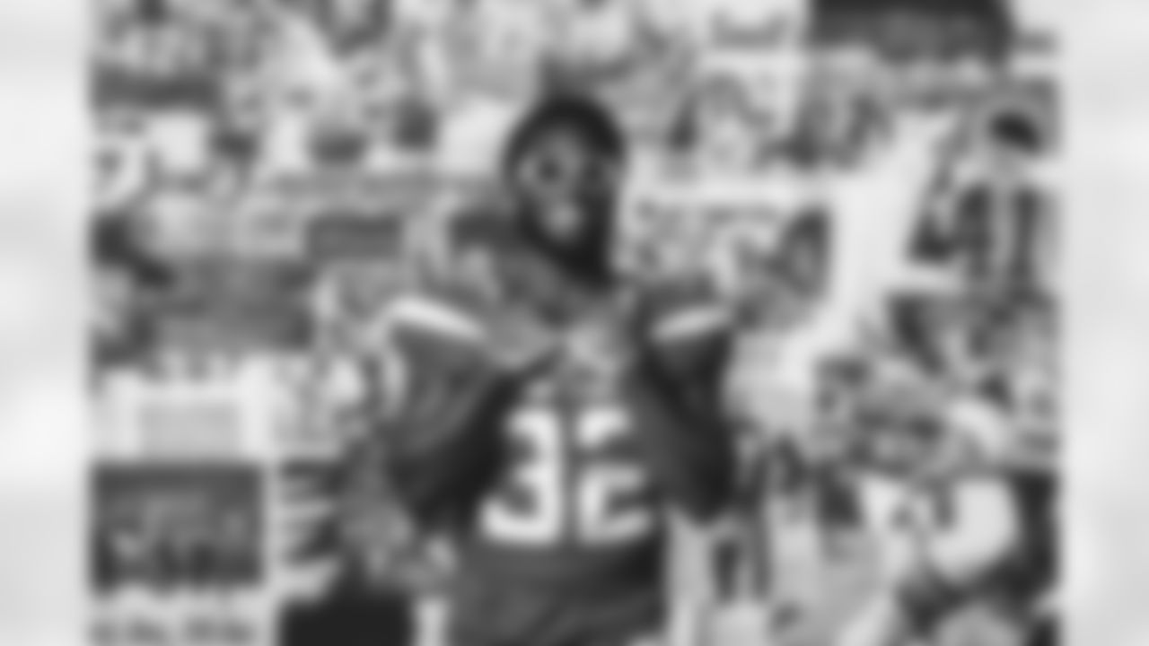 RB Michael Carter