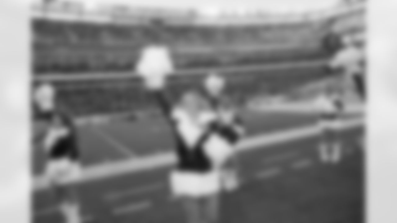 New York Jets Flight Crew: Jets vs Giants