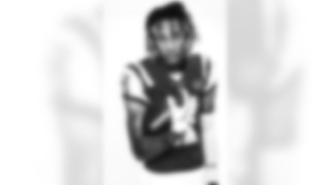 Registered 42 receptions for 587 yards and two touchdowns during his rookie season in 2016.