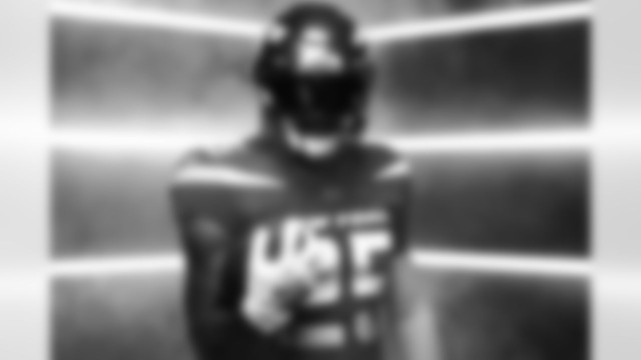 RB Ty Johnson