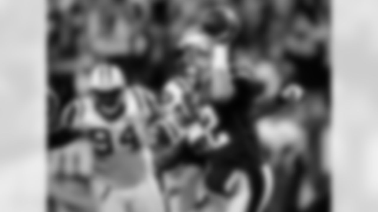 2011 Regular Season Week 10 Jets vs Patriots Game Photos