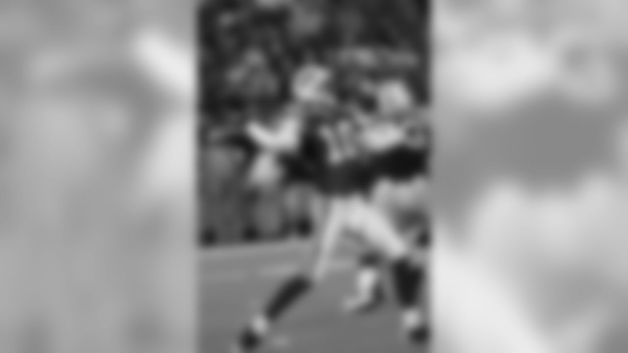QB Erik Ainge Photos