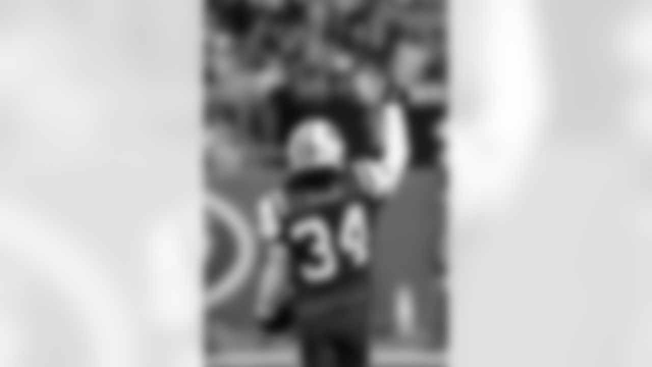 2010 Week 17 Jets vs Bills Game Photos