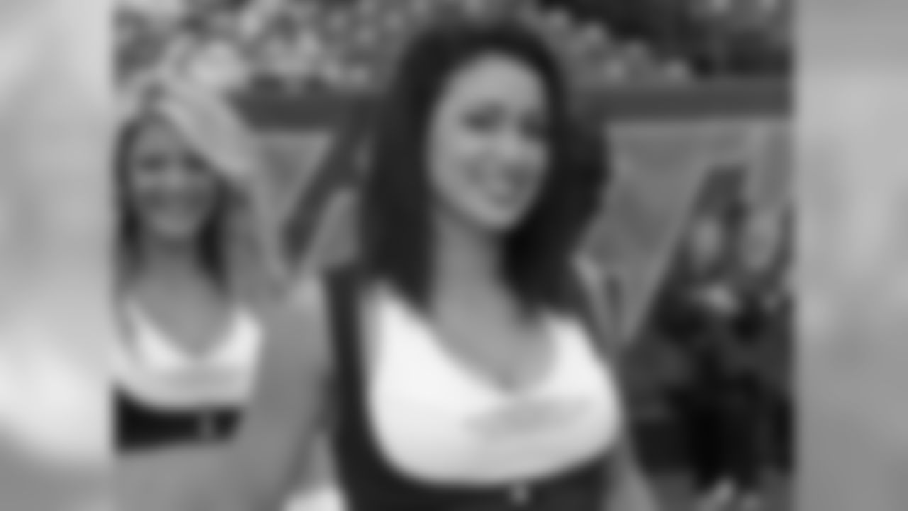 Samantha L. 2009 Flight Crew Member Photos
