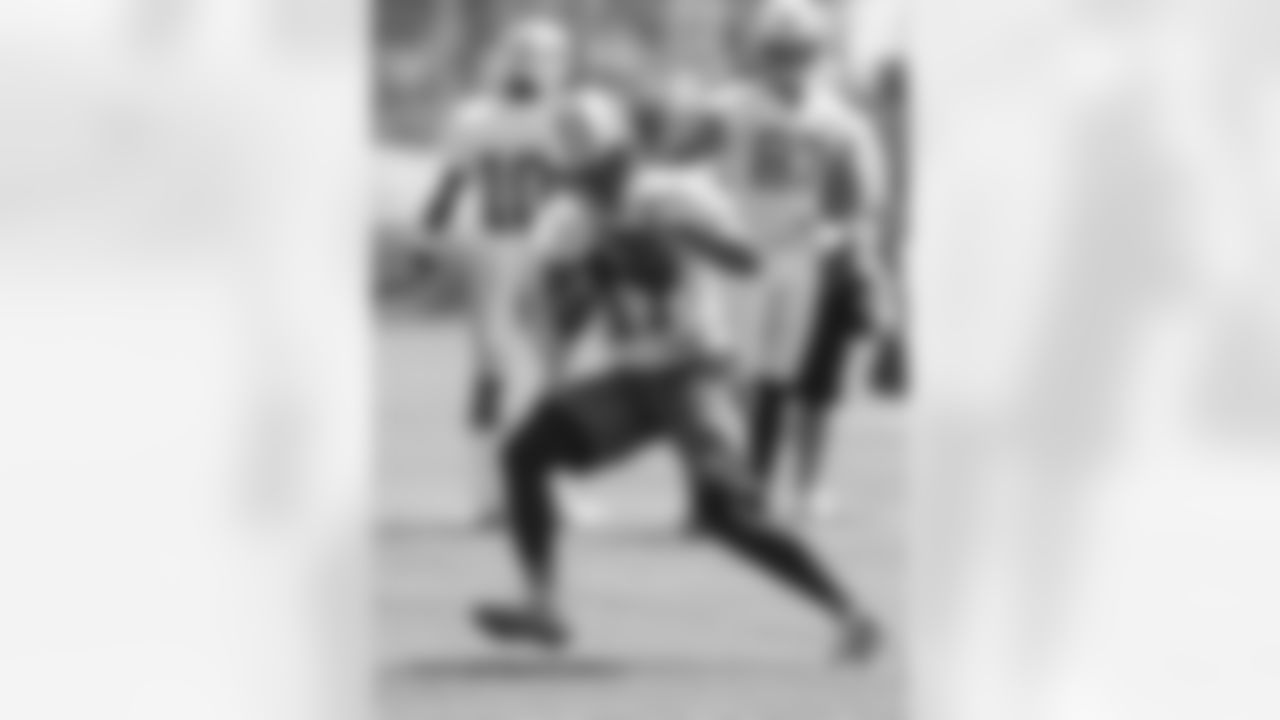 WR Owusu, Chris