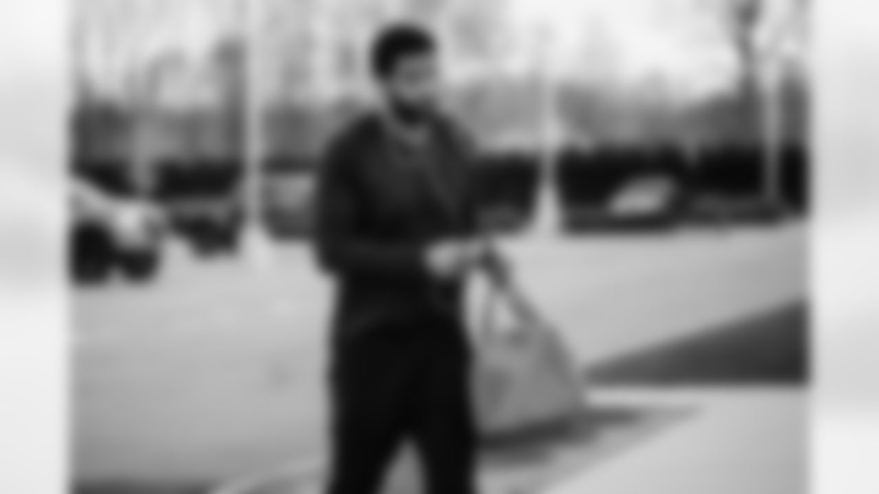 TE Austin Seferian-Jenkins