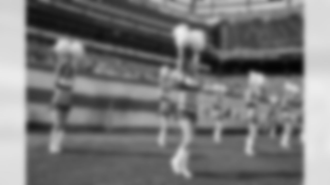 New York Jets Flight Crew: Jets vs Chargers