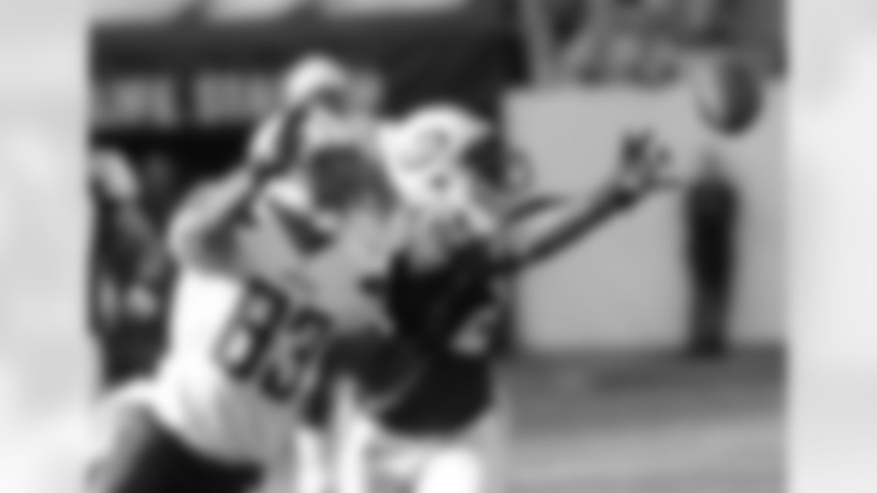 Darrelle Revis Photos