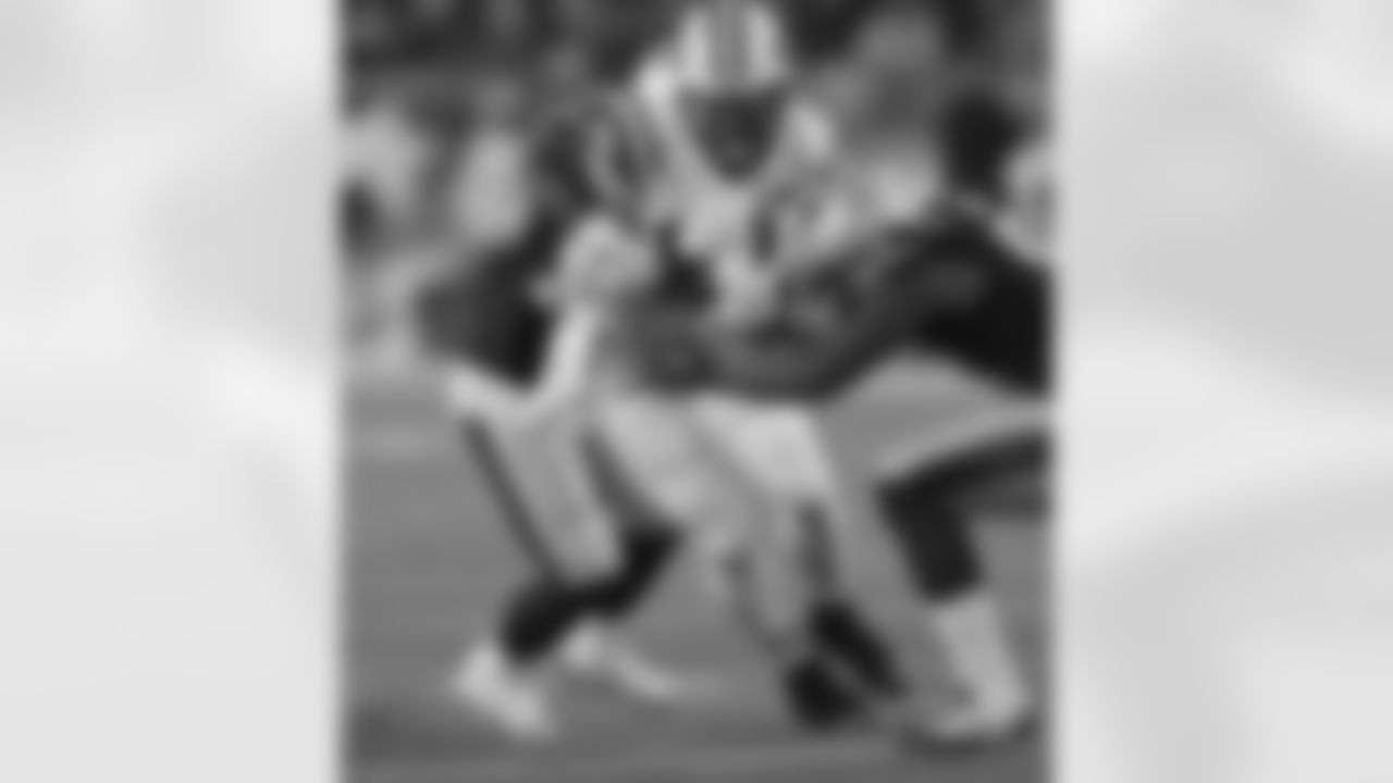 Decker caught four passes for 65 yards against the Patriots in Week 7, despite being covered by former Jet Darrelle Revis for most of the evening. This time around, Decker will have the help of WR Percy Harvin drawing attention away from his side. Decker's been on a roll in December and is coming off his first 100-yard game as a Jet.