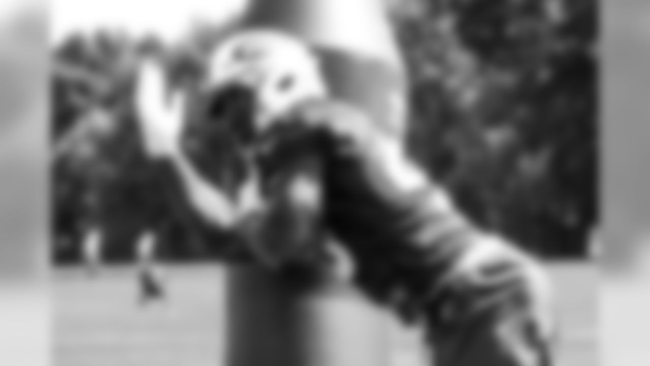 56 Kevin Pierre-Louis (LB)